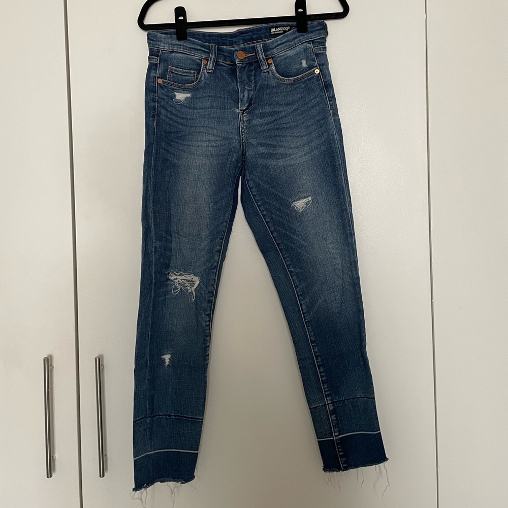 BlankNYC mid-rise distressed skinny jean size 28